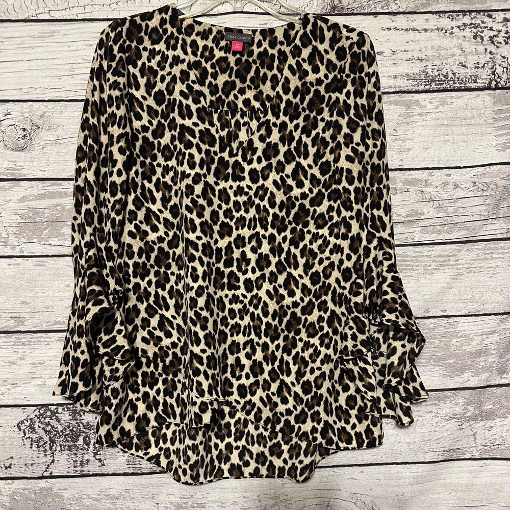 Vince Camuto Leopard Print Blouse Medium Ruffle Sleeve